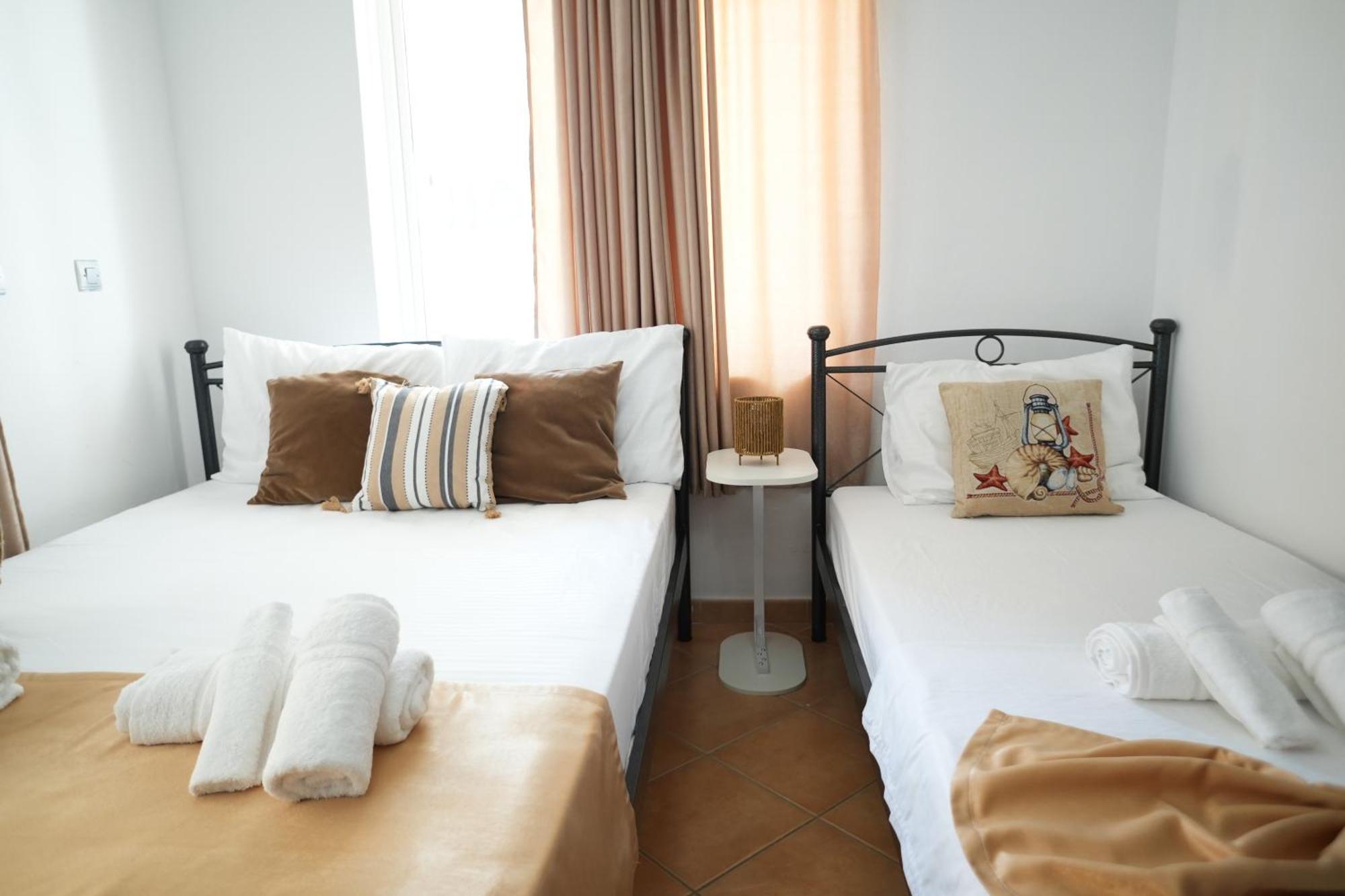 Saranda Waterside Apartments Bagian luar foto