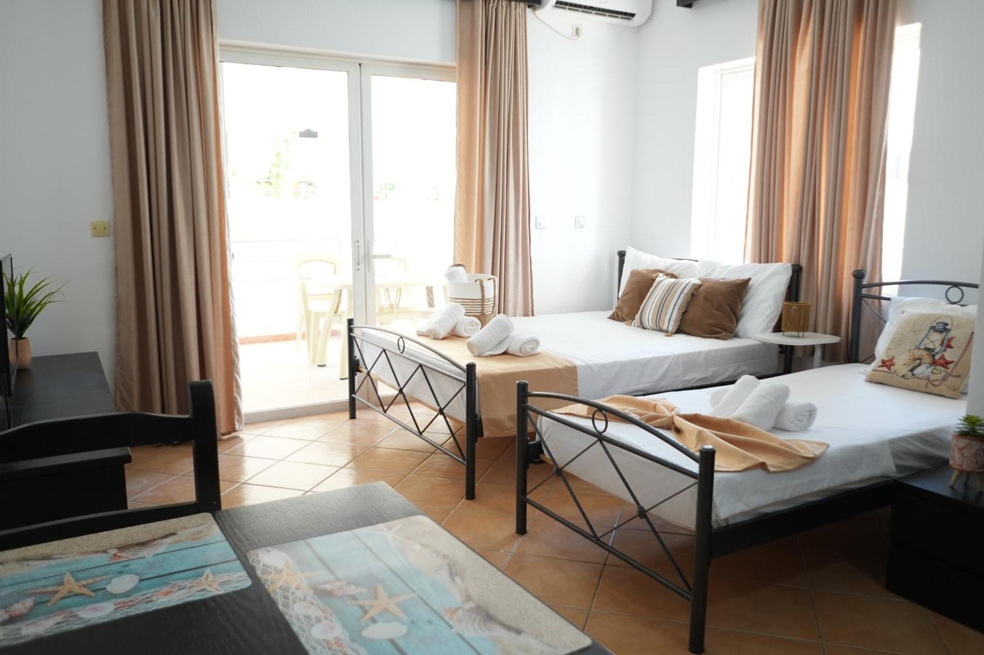 Saranda Waterside Apartments Bagian luar foto
