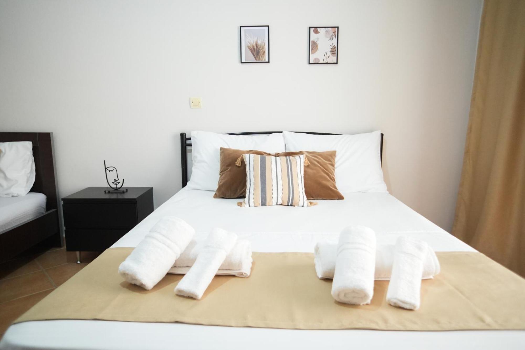 Saranda Waterside Apartments Bagian luar foto